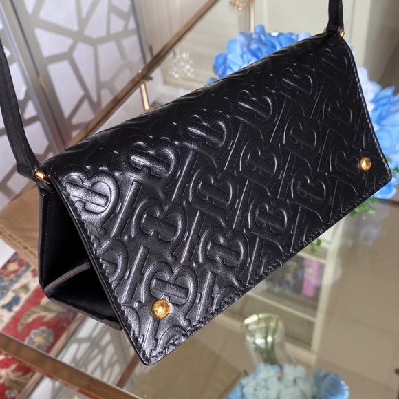 Authentic Burberry crossbody - Picture 12 of 15